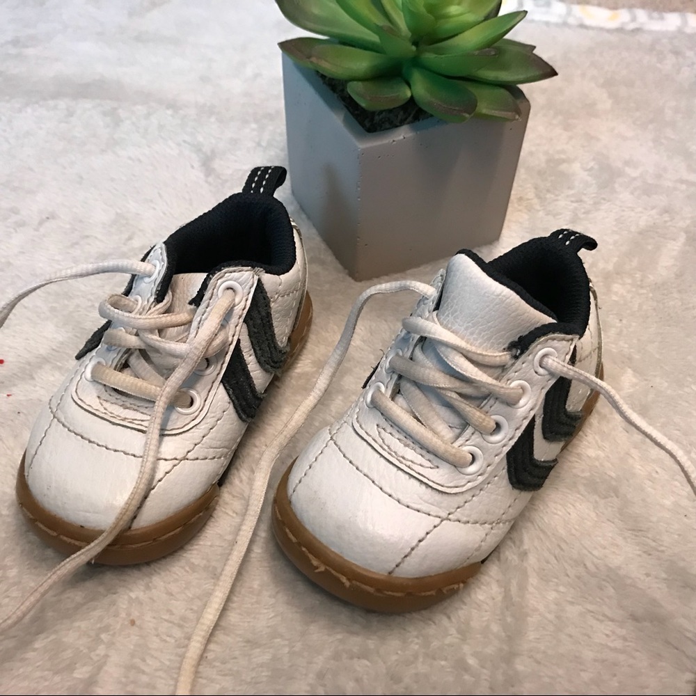 Oskhosh baby shoes